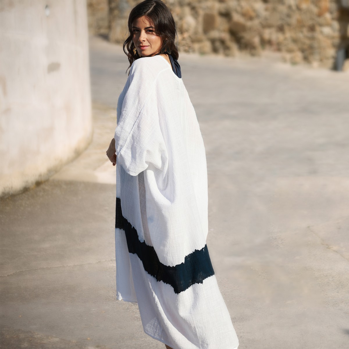 Длинная белая туника